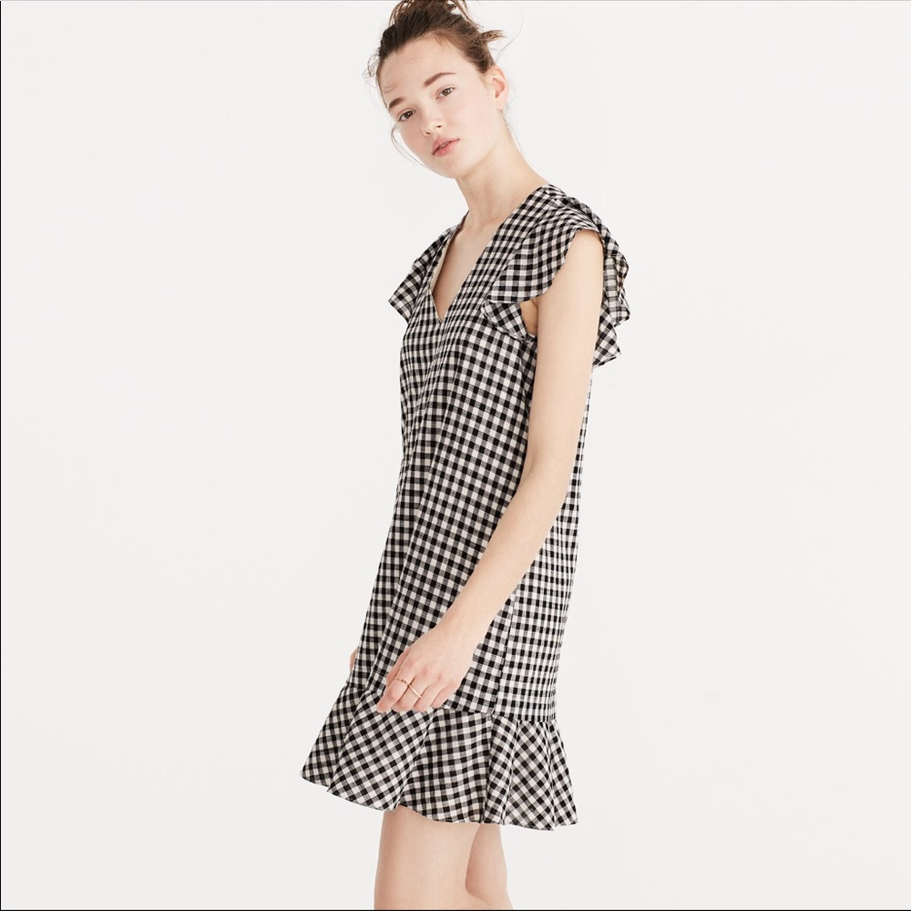 💥PRICE⬇️ NWT🆕 Gingham Check Flutter Sleeve Dress